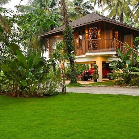 Villa Woods & Palms Pollāchi Esterno foto